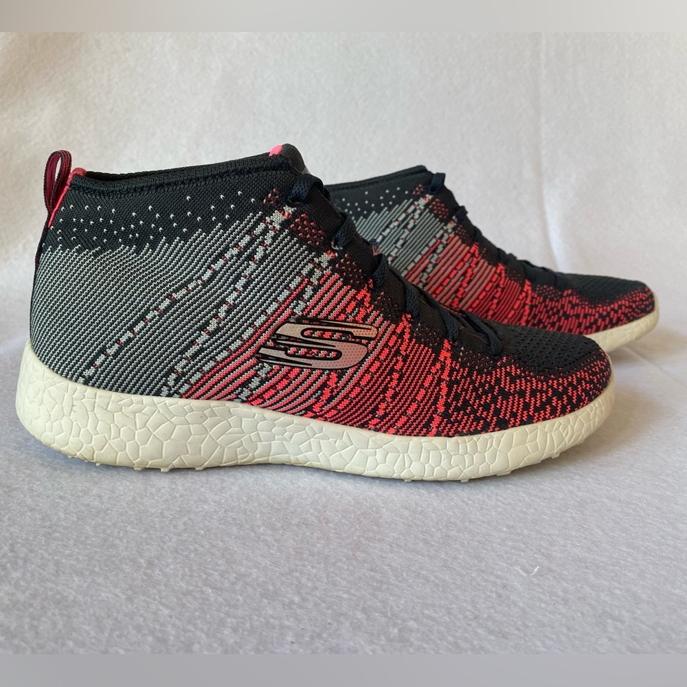 Skechers Skech-Knit Athletic Mid Top Shoes
Women’s Sz 9